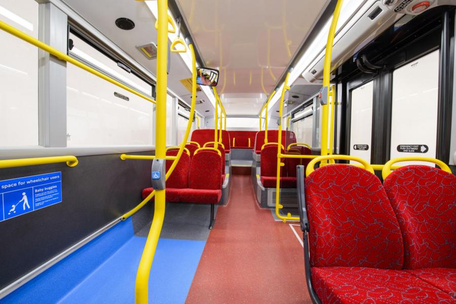 Интерьер Alexander Dennis Enviro400 2014 года  (фото 9 из 30)
